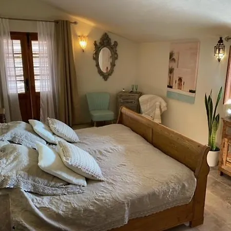 Luz De La Luna B&b, Casa Rural * La Losilla